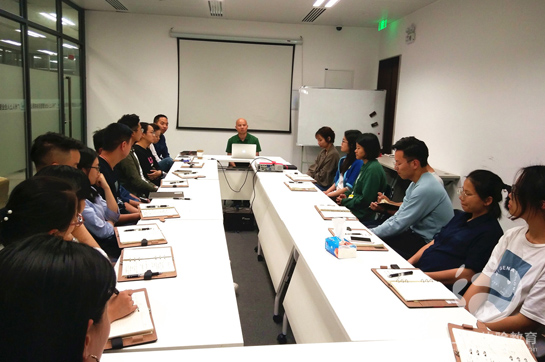 人上人2018年销售部Q3季度总结会议暨Q4季度动员大会圆满举行