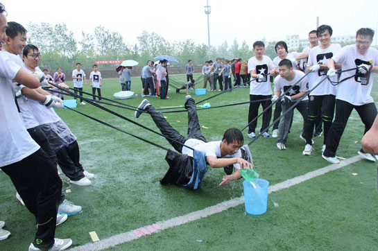 浅谈户外拓展培训对大学生人格的影响